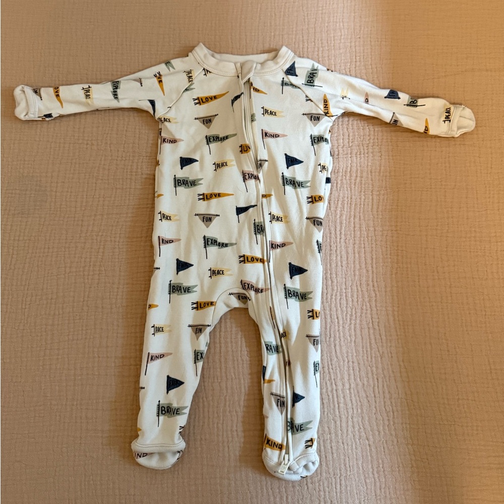 Goumi kids grow with me footie